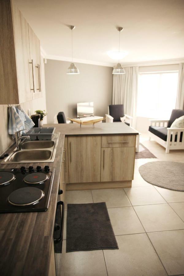 Mari-Amor Self-Catering Apartments 莫塞尔湾 外观 照片